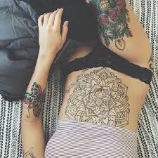 A subreddit to post pictures of women (real ones or drawn / animated) with tattoos just below the navel. 150 Most Beautiful Stomach Tattoos For Men And Women Cool Stomach Tattoos Women Belly Tattoos Tummy Tattoo