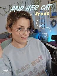 Lilly Robles's Instagram, Twitter & Facebook