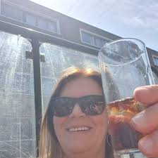 Eerst ging z'n Bentley onder de hamer. Nu staat ook een pand van Ali B in  Almere te koop — inclusief zijn oude studio. Binnenkijken 👇