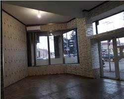 De vanzare 2 spatii comerciale in zona iosefin ambele spatii sunt inchiriate momentan aduc un venit lunar sad 1 situat la parter inalt cu o suprafata de 55mp format din camera cu accces din drumul principal, birou si grup sanitar, acces si prin curtea interioara sad 2 situat la demisol cu acces din drumul principal si curtea interioara, format din 3 incaperi si grup sanitar utilitati apa/curent/gaz ( centrala termica )/canalizare exista posibilitate de mansardare pret 130.000 euro pentru mai. Spatii Comerciale De Inchiriat Timisoara