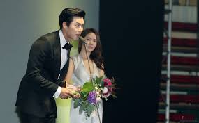 Sun hee and jin hee. File Hyun Bin And Son Yejin At Pifan 2014 Jpg Wikimedia Commons