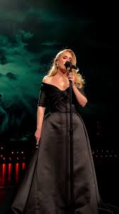 let the sky fall ✨ #adele #skyfall #jamesbond #weekendswithadele #oscars  #007 #jamesbond007 #adelelive