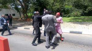 Human rights lawyer, mike ozekhome (san), has stated that the burglary attempt by armed robbers on the aso rock villa residence of professor ibrahim there is no security anywhere in the land. Security Operatives Assault Ezekwesili At Aso Rock Gate Thecable