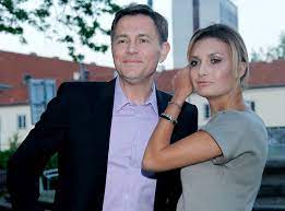 Rok później został mężem aktorki i prezenterki telewizyjnej anny nowak. Krzysztof Ibisz Pokazal Nowa Dziewczyne Ladna Dziennik Pl