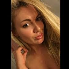 Lori Nuttall's Instagram, Twitter & Facebook