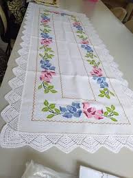 Imagens De Caminho De Mesa Em Ponto Cruz Caminho De Mesa Bicos De Croche Simples Toalhas De Mesa Bordadas Caixa De Croche