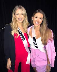 544 Moy Aresei 21 Sxolia Nicole Justine Smith Thenicolejsmith Sto Instagram Roses Are Red Violets Are Blue Reality Tv Fashion Women Women S Blazer
