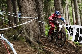 Aaron Gwin Just Won The Downhill World Cup WITHOUT A...