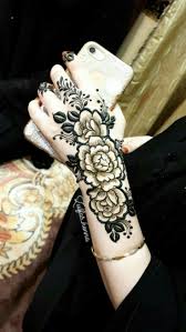 Pin By Mrunmayee Rade On Mehndi Designs Mehndi Design Photos New Henna Designs Modern Mehndi Designs