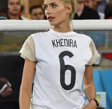 Lena, winner of 'germany's next top model' and now a television host, showed off her amazing figure in tiny shorts and crop top while her … Sami Khedira Und Lena Gercke Geben Die Trennung Bekannt Welt