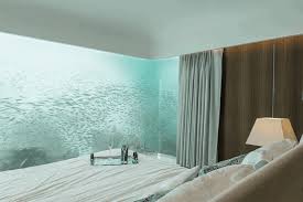 Dubai Construit Des Maisons Sous Marines Avec Des Vues Aquatiques Exceptionnelles In 2020 Underwater Bedroom Floating House Bedroom Views