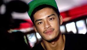 Ia tampak memanjangkan rambutnya dan menumbuhkan hal yang sama terjadi pada aktor tampan morgan oey. Morgan Oey Gondrong Pembawa Rezeki Seleb Tempo Co