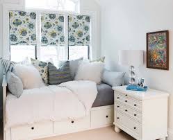 46 Amazing Tiny Bedrooms You Ll Dream Of Sleeping In Cozy Small Bedrooms Small Guest Rooms Tiny Bedroom Design