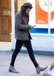One direction star harry styles declares his love for chelsea boots (and ryan gosling) after heart monitor test reveals what really gets his pulse the singer's pulse was tracked as he was shown a series of images by the show's host nick grimshaw. The Harry Styles Lookbook Gq