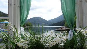 It has been recorded as the coldest place in central europe, as a temperature of −52.6 °c (−62.7 °f) was measured here on 19 february 1932 at. Narzissenwanderung In Lunz Am See Leichte Wanderung In Osterreich