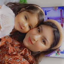 Stella Waller's Instagram, Twitter & Facebook