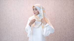 Sutra bawal hijab tudung selendang silk bawal dicetak hijab tudung 180x70cm. Tutorial Cara Pemakaian Square Series Youtube