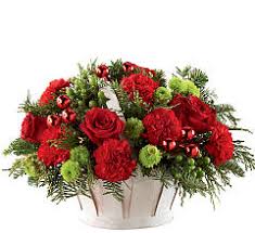 A beautiful holiday centrepiece is the perfect addition to any christmas celebration. Ftd Christmas Centerpieces Ftd Florist Canada Flowers Ca