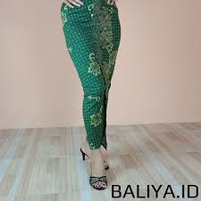 Zulfati imani rok merupakan bagian pakaian yang dipakai mulai dari pinggangâ melewati panggul sampai ke bawah sesuai. Endek Meteran Kamen Jadi Songket Bali Tenun Bali Endek Bali Dan Nusa Penida Bros Kebaya