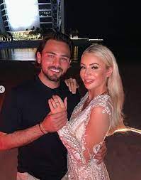 Love Island S Olivia Attwood Engaged To Boyfriend Bradley Dack