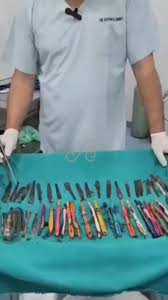 वीडियो में दिखाई दे रहे 28 स्टील के चम्मच, 19 टूथब्रश और दो पैन है। ये सभी एक युवक के पेट के अंदर थे जिन्हें ऑपरेशन के जरिए निकाला गया है। बुलंदशहर में 40 साल का युवक सचिन नशे का आदी था जिससे घरवाले ...