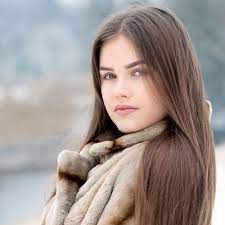 Brown hair sometimes gets overlooked as a boring and simple hue. 5 Shades Of Medium Brown Hair Color For Every Season