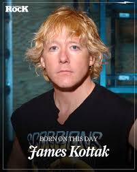 Chris Whitley was signed to the same label as Dylan and Springsteen and  brought the blues into the 1990s, but success eluded him. Full story via  the link in the comments. 📸