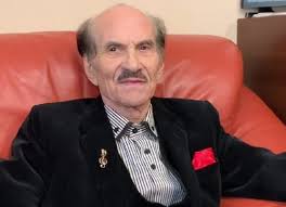 Григорій чапкіс помер у неділю, про що повідомив його син грег на сторінці у facebook. Grigorij Chapkis Ledve Rozmovlyaye Sin Legendarnogo Horeografa Greg Pokazav Video Z Batkom