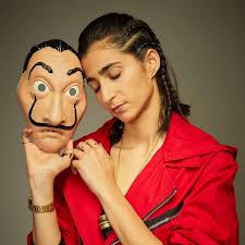 Watch Money Heist La Casa De Papel Now Streaming On Netflix Tokio Lacasadepapel Berlin Lcdp Newyork Rio Denver Elp Casa Di Carta Case Di Carta Nairobi