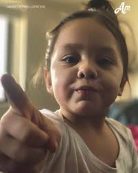 MI HIJA DE 5 AÑOS: "Papá, ¿podemos invitar a mi verdadero papá a la cena  del Día del Padre?". YO: "¿Tu... verdadero papá?". MI HIJA: "¡Sí! Viene  cuando estás en el trabajo.