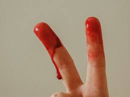 Beberapa bercak di awal adalah normal dan mungkin saja menunjukkan bahwa ovum telah tertanam di rahim anda. 7 Tanda Palsu Keguguran Yang Bisa Mama Alami Popmama Com