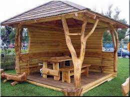 Half A Cabin For Outdoor Eating Amenagement Jardin En Pente Amenagement Jardin Maisonnette En Bois