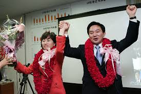^ 소녀시대 윤아 방송 최초 가족 공개, 대가족 총출동 눈길. ì›í¬ë£¡ ë¶€ì¸ í•™ë ¥