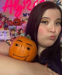 I don't have a good caption I just wanted to post some cute photos 🍁🎃 . .  . #streamer #explorepage #robloxgirl #robloxstreamer #twitchstreamer  #gamergirl