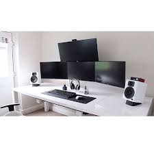Black And White Computer Table Design High Contrast Black And White Computer Desk Office Room Setup Computer Desk Setup White Computer Desk