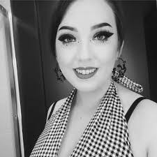 Jade Graham's Instagram, Twitter & Facebook