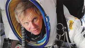 Robert Alan's Instagram, Twitter & Facebook