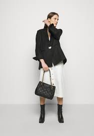 Buy tory burch women's fleming soft small convertible shoulder bag, moose, brown, one size and other shoulder bags at amazon.com. Tory Burch Fleming Soft Tote Handtasche Black Schwarz Zalando De
