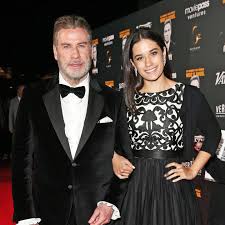 This year marks ella travolta's first birthday following the death of her mother kelly preston. John Travolta Und Ella Travolta Sie Tanzen In Gedenken An Kelly Preston Gala De