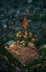 In maastricht is het een niet meer weg te denken traditie. Maastricht Concert Andre Rieu Netherlands Places To Go Andre Rieu