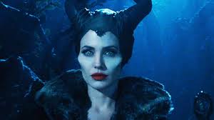 Юная волшебница малефисента вела уединенную жизнь в зачарованном лесу, окруженная сказочными существами. Maleficent Trailer 2014 Official Angelina Jolie Movie Teaser Hd Youtube