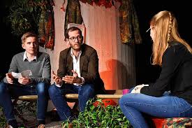 Amazon der blick hinter die kulissen einer redaktion ist meist öde. Julian Reichelt Polarisiert Und Unterhalt Bei Nachgefragt Im Rotteck Gymnasium Freiburg Badische Zeitung