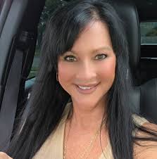 How to reduce Sphynx cat poop smell?