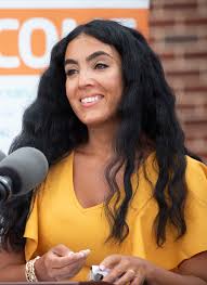 Later as i began teaching i loaned my copy to a student and subsequently it was never returned. Gisele Barreto Fetterman Wikipedia