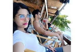 Watch this interesting marriage song tere dware pe aayi baraat from the blockbuster. Amrita Rao And Rj Anmol To Donate Oxygen Cylinders For Covid 19 Patients On Wedding Anniversary Bollywood News Movie Reviews