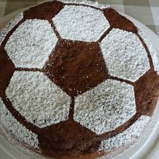 Kuchen backen ist ein süßes kinderspiel, in dem du deine küche zur backstube machen und jede menge verschiedene kuchenrezepte kennenlernen. Fussballkuchen Ichliebebacken De