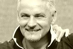 Roberto baggio ehemaliger fußballspieler aus italien hängende spitze zuletzt bei brescia calcio* 18.02.1967 in caldogno, italien. Roberto Baggio 1967 Geboren Am