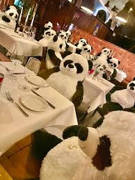 Neben öffnungszeiten, adresse und telefonnummer, bieten wir auch eine route zur postfiliale und erleichtern euch so den weg zur nächsten post. Pandas In A Restaurant Near Munchner Freiheit Munich