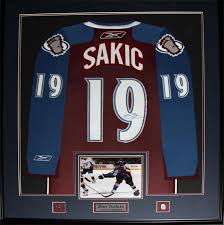 Shop colorado avalanche jerseys from nhl shop canada, including the brand new colorado avalanche reverse retro and special edition jerseys to show your favorite athletes some love! Joe Sakic Colorado Avalanche Signed Jersey Nhl Hockey Collector Frame Ebay