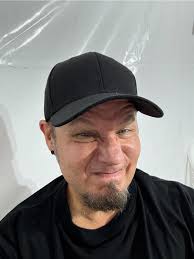 Profil för Tim Ripper Owens "Official Page"